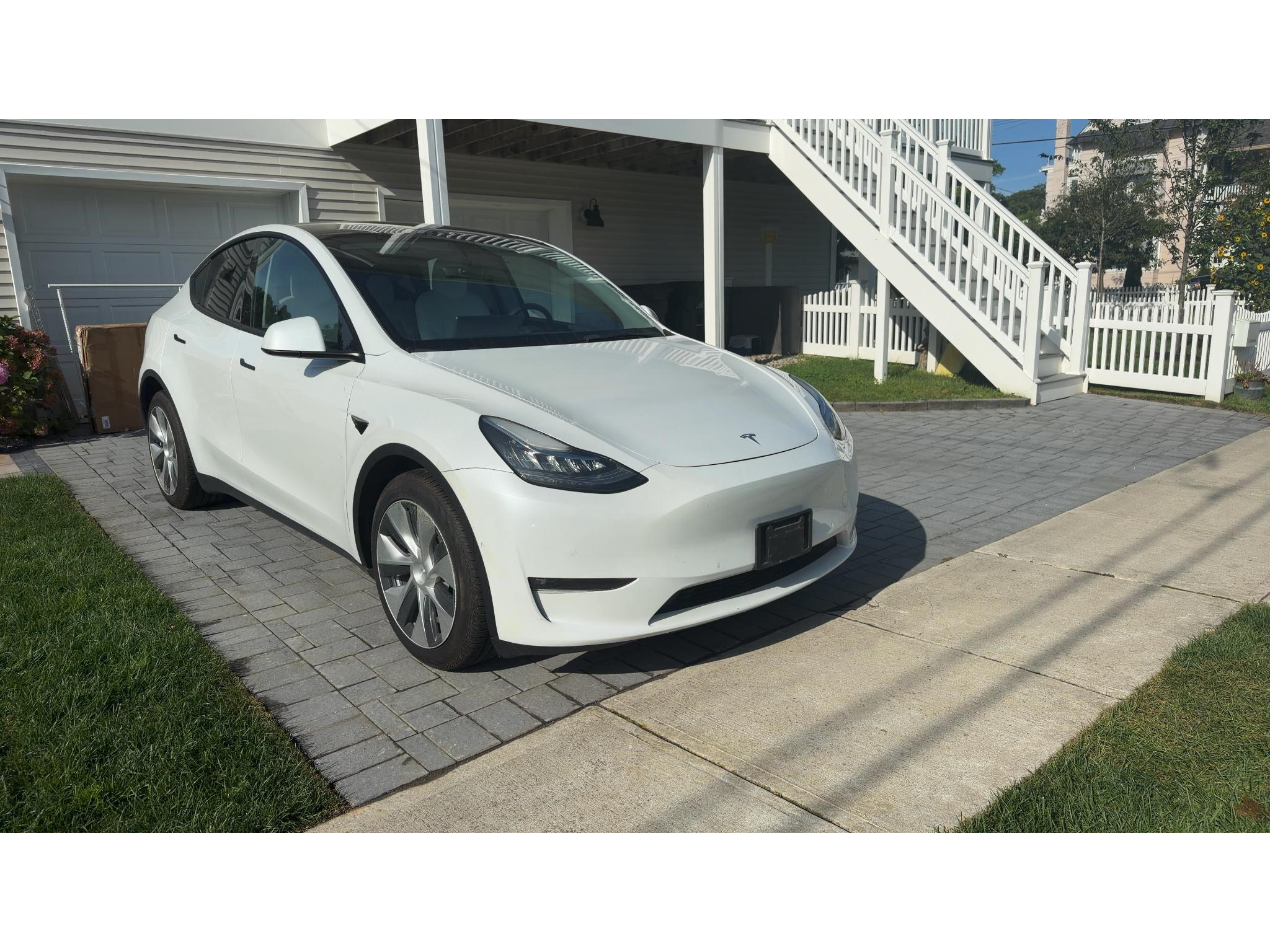 tesla model y 2021 5YJYGDEE8MF202831 image tesla model y 2021 5YJYGDEE8MF202831 image